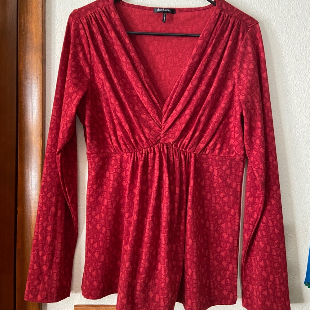 Daisy Fuentes Red 3/4 Sleeve Top